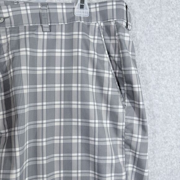 PGA Tour Pro Series Mens Size 38 Golf Casual Shorts White Gray Plaid Lightweight - Picture 10 of 10